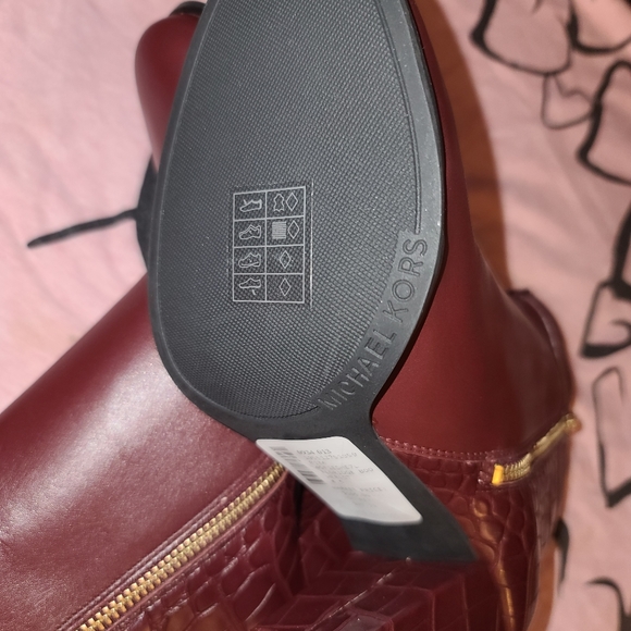 Micheal Kors Booties - Picture 4 of 11